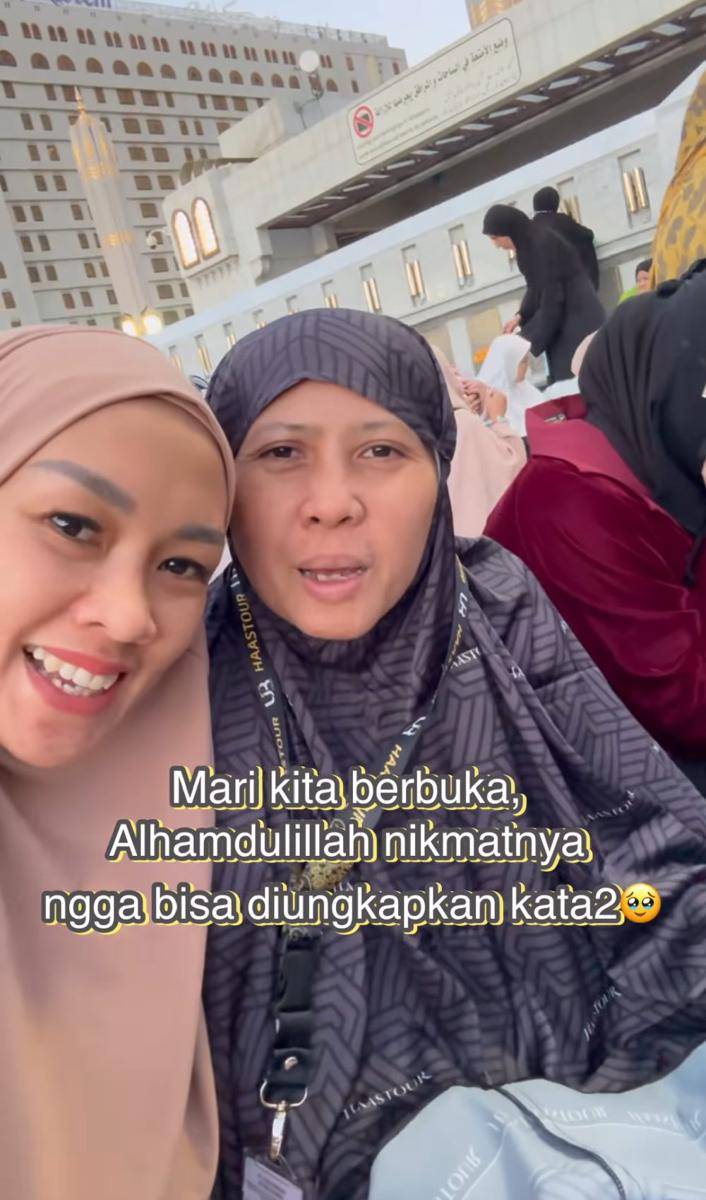 Melanie Putria umrah saat Ramadan (instagram.com/melanieputria)
