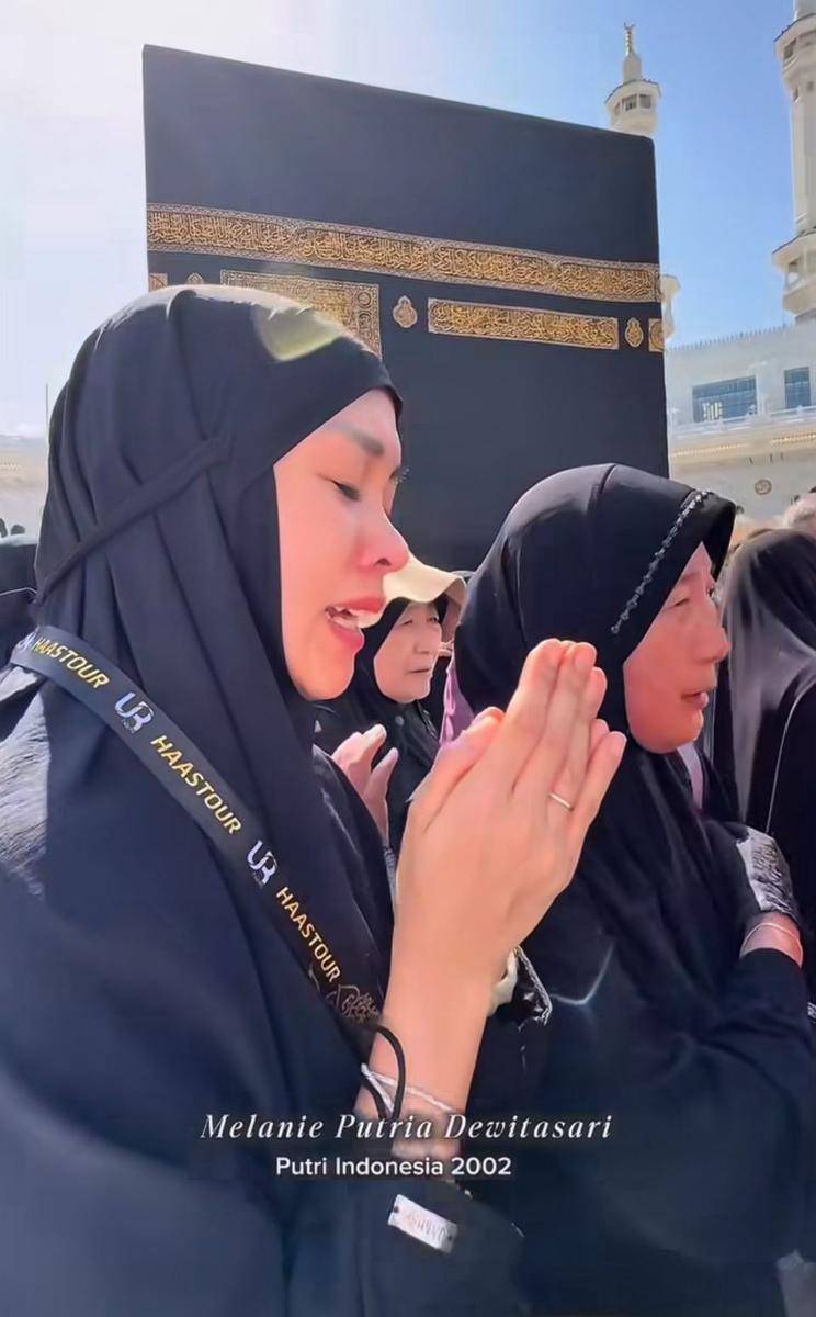 Melanie Putria umrah saat Ramadan (instagram.com/haastour)