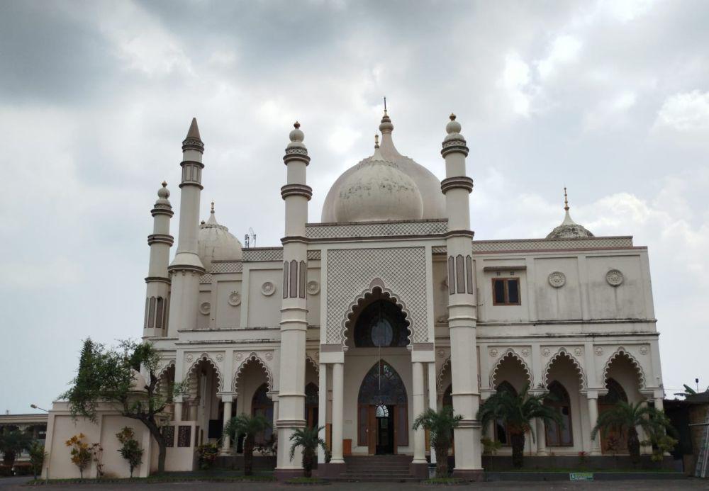 Megahnya Masjid di Malang Dijuluki Taj Mahal Indonesia
