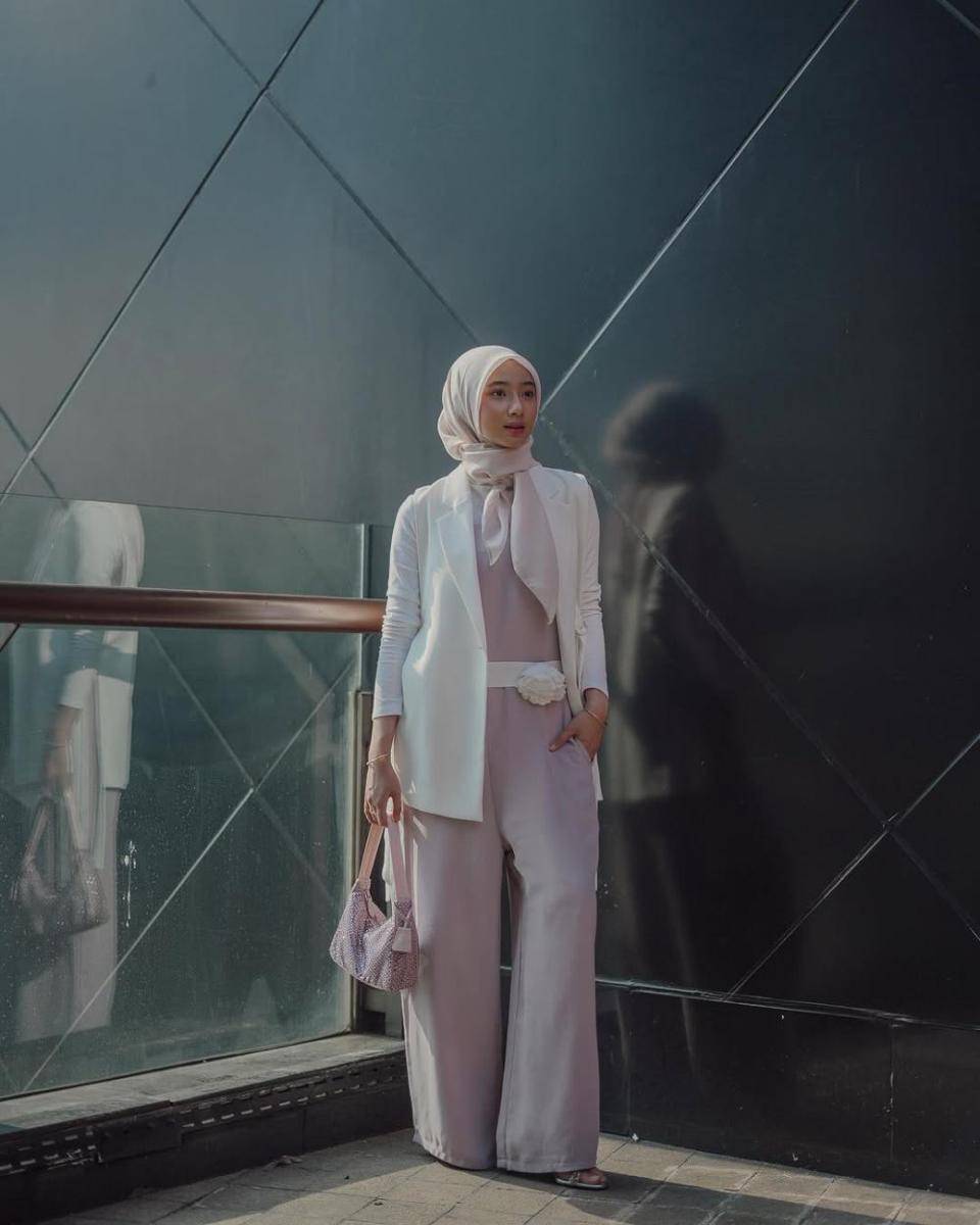 referensi gaya layering ala Ansellma Putri (instagram.com/ansellmaputri)