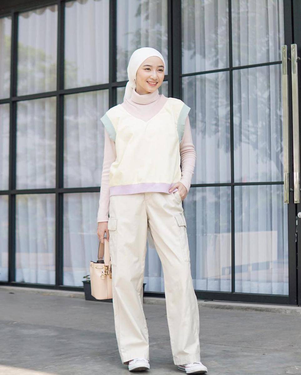 referensi gaya layering ala Ansellma Putri (instagram.com/ansellmaputri)