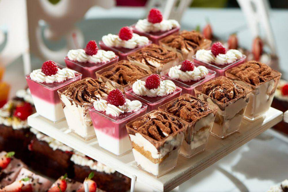Ilustrasi dessert box (freepik.com/serhii_bobyk)