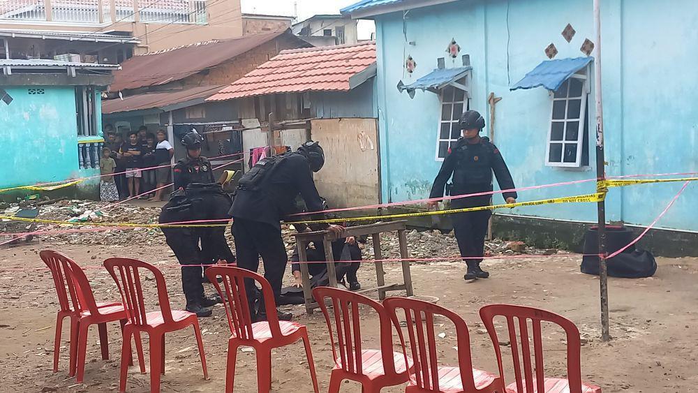 Gali Pondasi Rumah, Warga Palembang Temukan Benda Mirip Bom