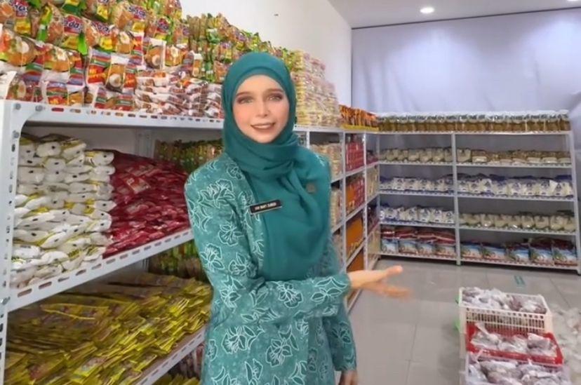 7 Potret Vivi Zubedi Buka Warung Gratis untuk Kaum Duafa, Auto Diserbu