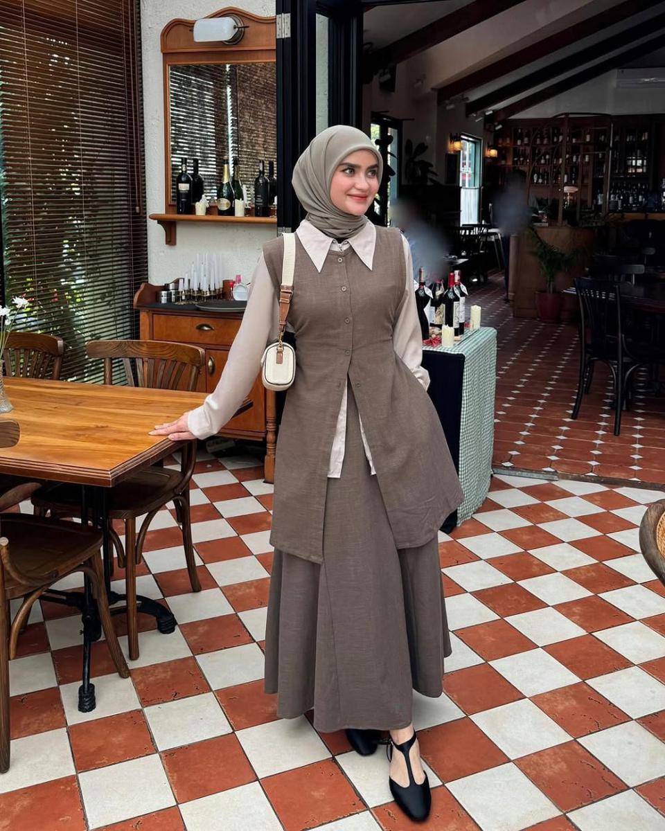Inspirasi OOTD ala Helwa Bashel (instagram.com/helwabasheel)