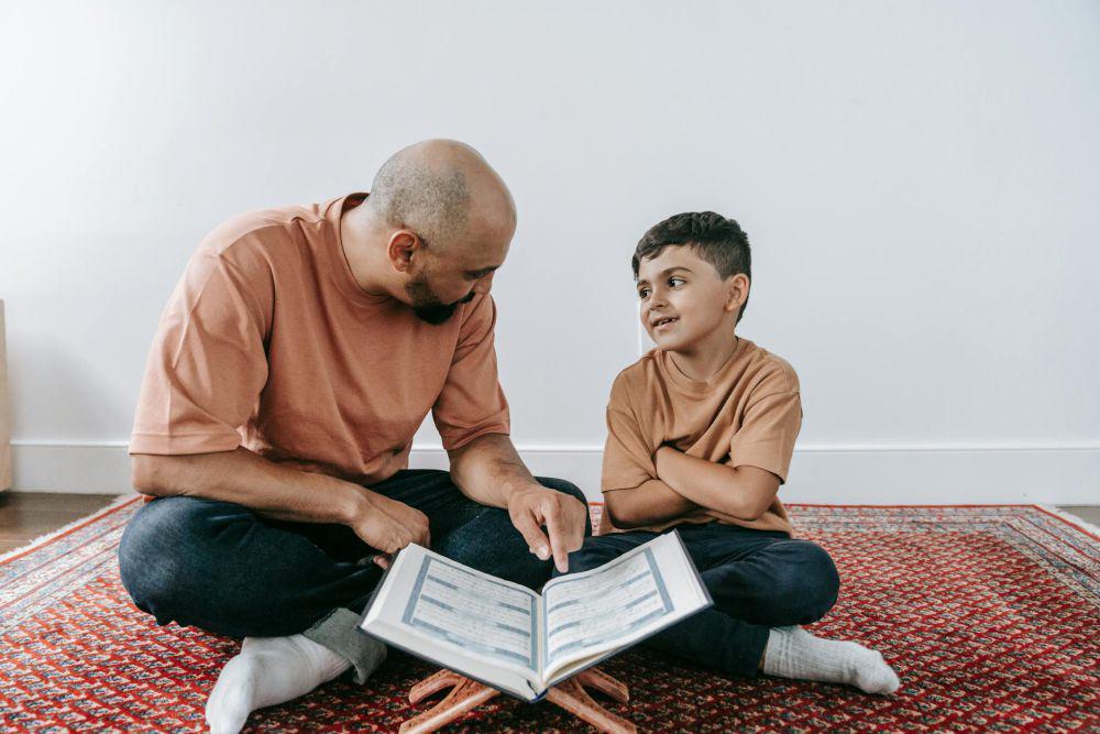 4 Tips Mengajarkan Makna Lailatul Qadar pada Anak agar Mudah Dipahami