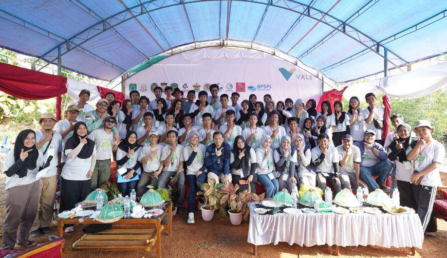 Pelaksanaan Kemah Bahari dalam rangka Hari Konservasi diikuti oleh para pelajar SMA/SMK se-Luwu Timur, di Desa Pasi-Pasi, Kecamatan Malili (vale.com)