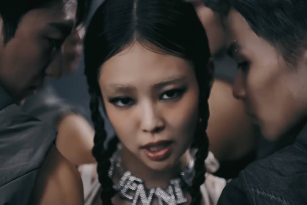 Jennie BLACKPINK di MV Like Jennie (youtube.com/JENNIE)