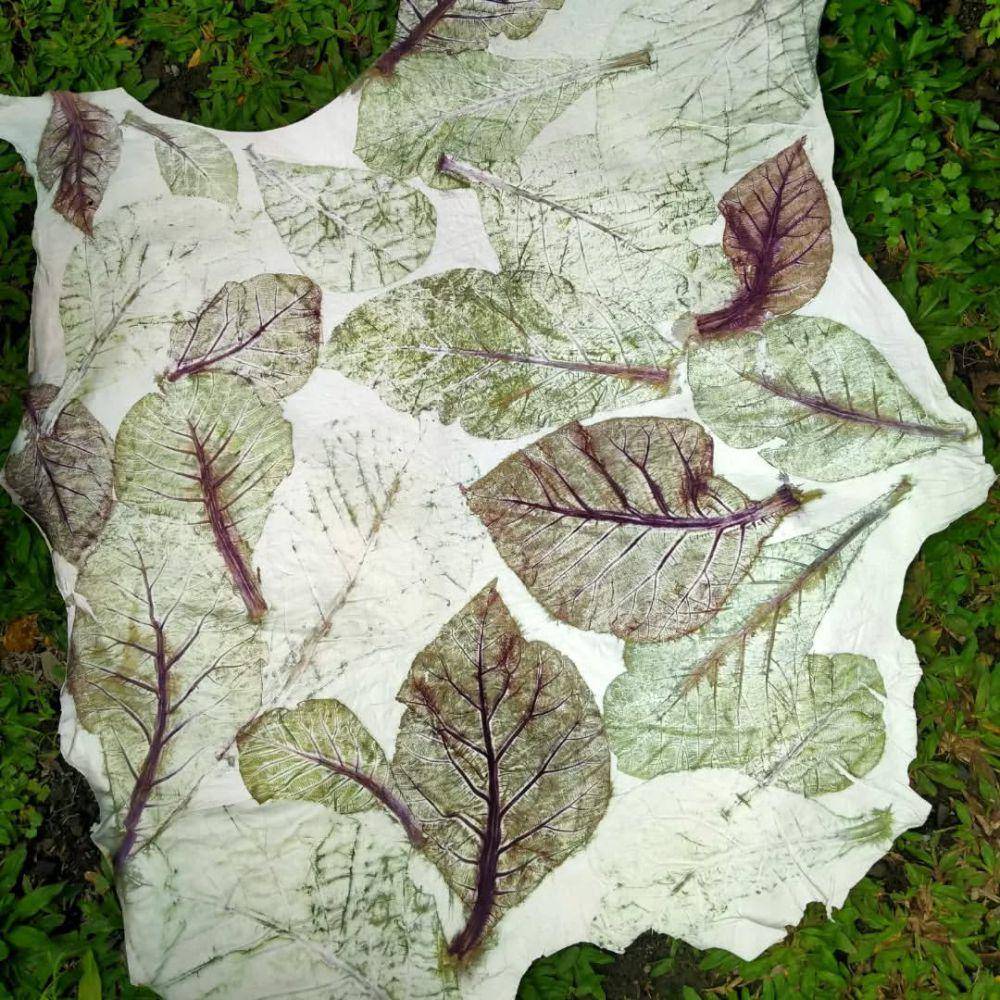 Ecoprint daun jati (instagram.com/dian.soemarsono)