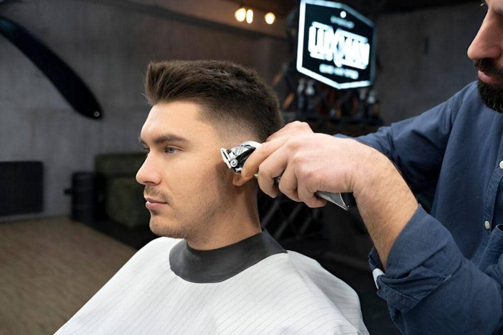 5 Gaya Rambut Pria yang Cocok untuk Acara Bukber, Keren Maksimal!