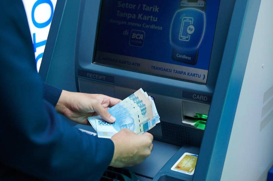 Cara Tarik Tunai DANA di ATM BCA Tanpa Kartu dengan Mudah