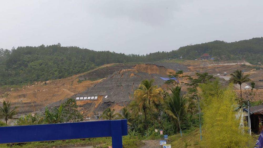 Tebing bendungan Bagong di Trenggalek yang alami longsor. IDN Times/ istimewa