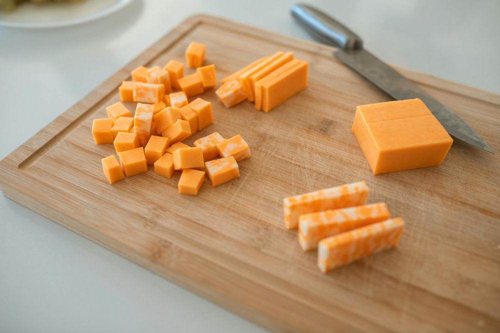 ilustrasi keju cheddar (pexels.com/RDNE Stock project)