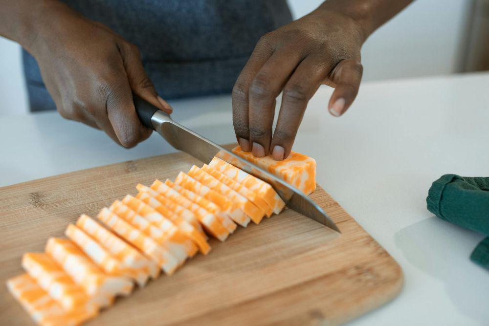 ilustrasi keju cheddar (pexels.com/RDNE Stock project)