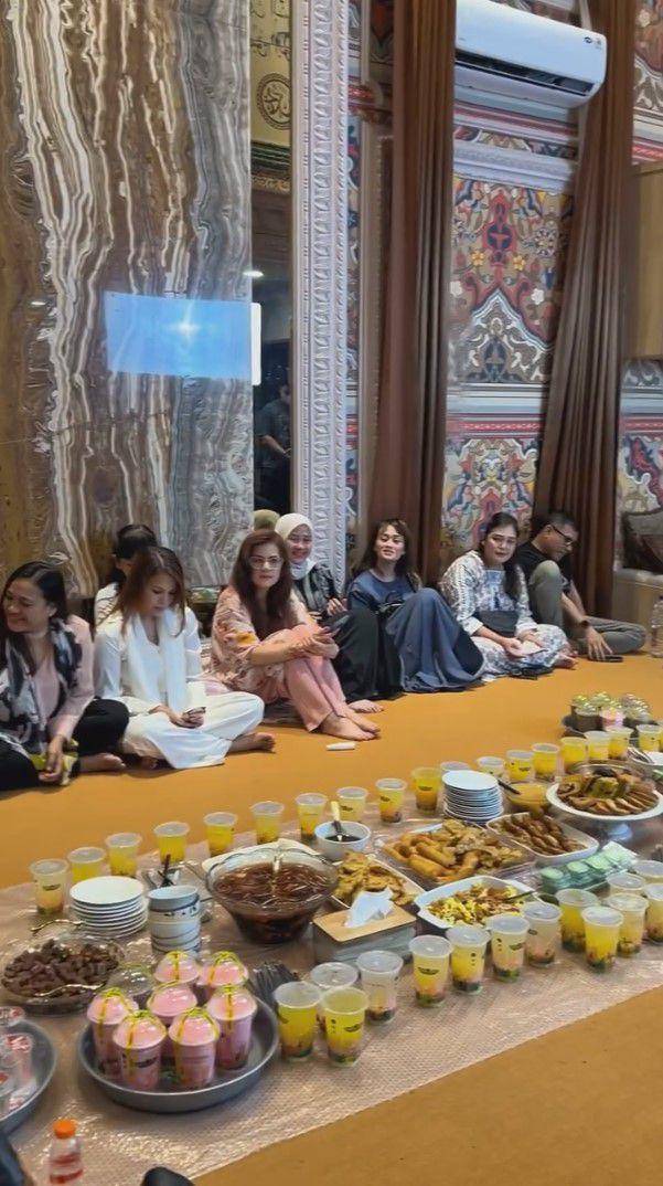 Anang Hermansyah buka bersama bareng bestie (instagram.com/ananghijau)