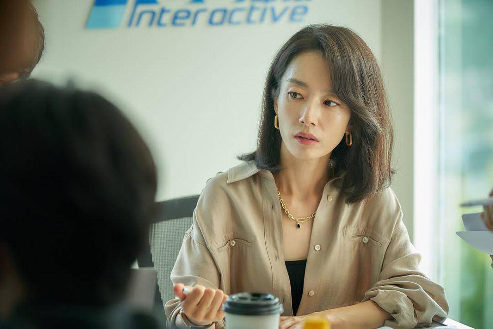 still cuts film Lobby (instagram.com/showbox.movie)