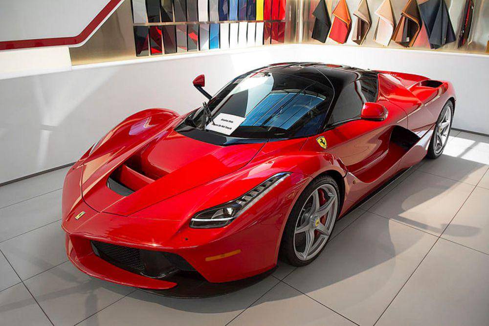 Ilustrasi Mobil Ferrari LaFerrari (en.wikipedia.org)