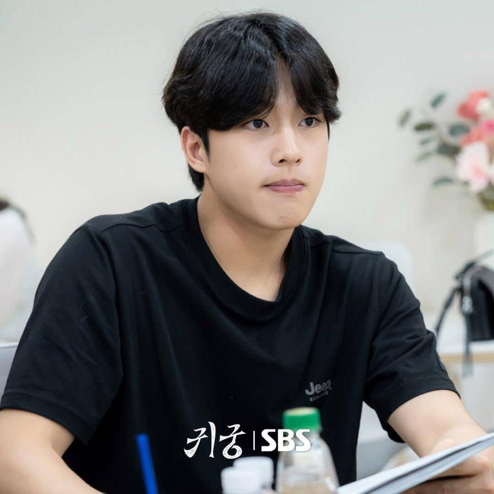 potret pembacaan naskah drama The Haunted Palace (instagram.com/sbsdrama.official)