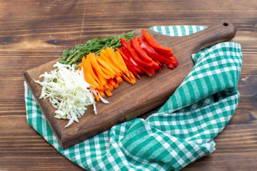 Ilustrasi bahan bakwan sayur Ebi (freepik.com/mdjaff)