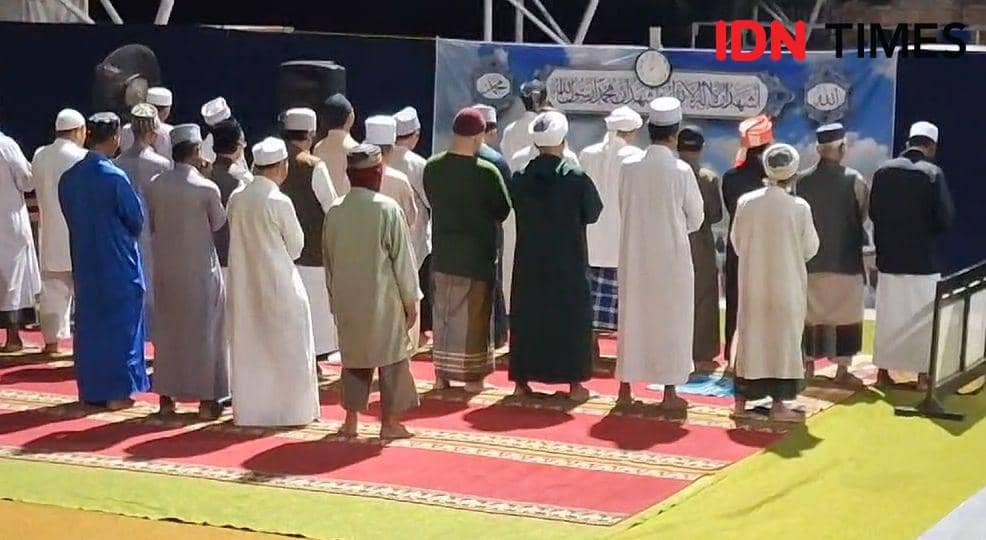 Suasana salat tarawih terlama di Ponpes Al-Fatah Temboro Magetan. IDN Times/ Riyanto.