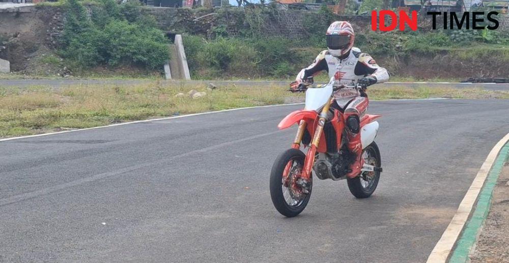 Mario Aji Jajal Sirkuit Parang, Sekalian Ngabuburit Sambil Test Ride