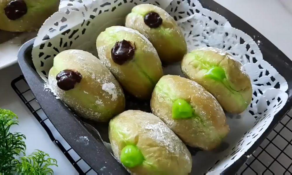 Resep Donat Bomboloni Pandan, Empuk dan Lumer di Mulut!