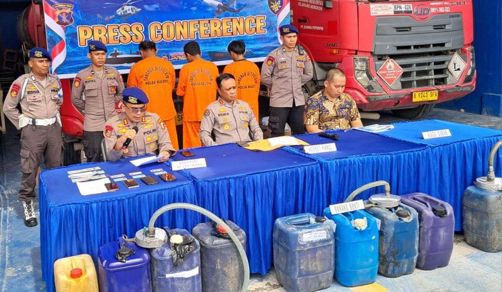 Penyelundupan BBM di Atas Kapal Feri Balikpapan-PPU Digagalkan Polisi