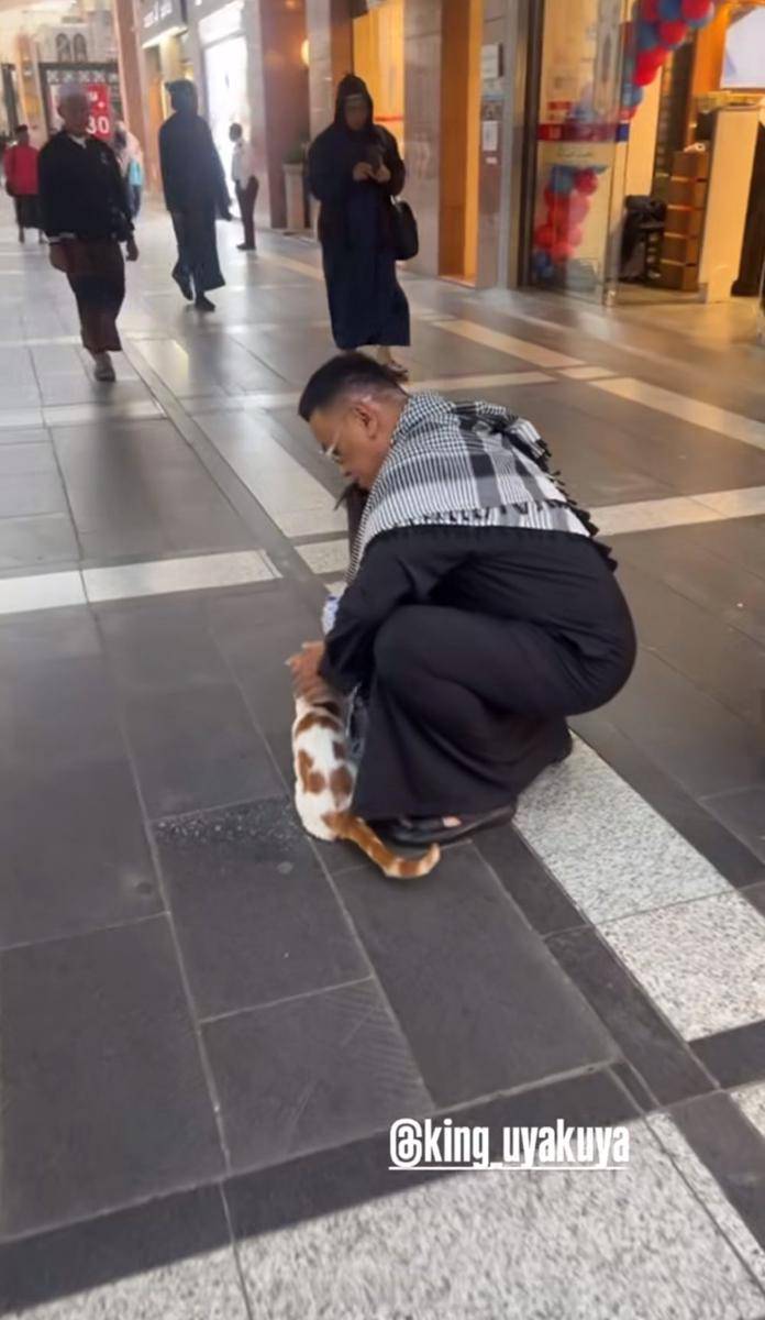 Astrid dan Uya Kuya umrah (instagram.com/astridkuya)