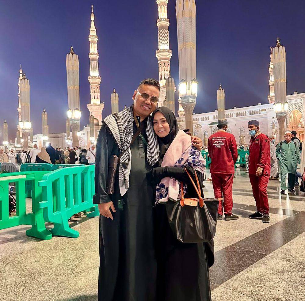 Astrid dan Uya Kuya umrah (instagram.com/astridkuya)