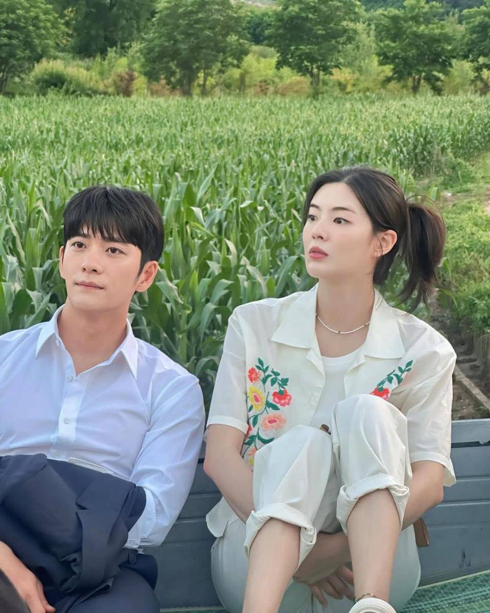 momen akrab Lee Sun Bin dan Kang Tae Oh (instagram.com/sunbin_eyesmag)