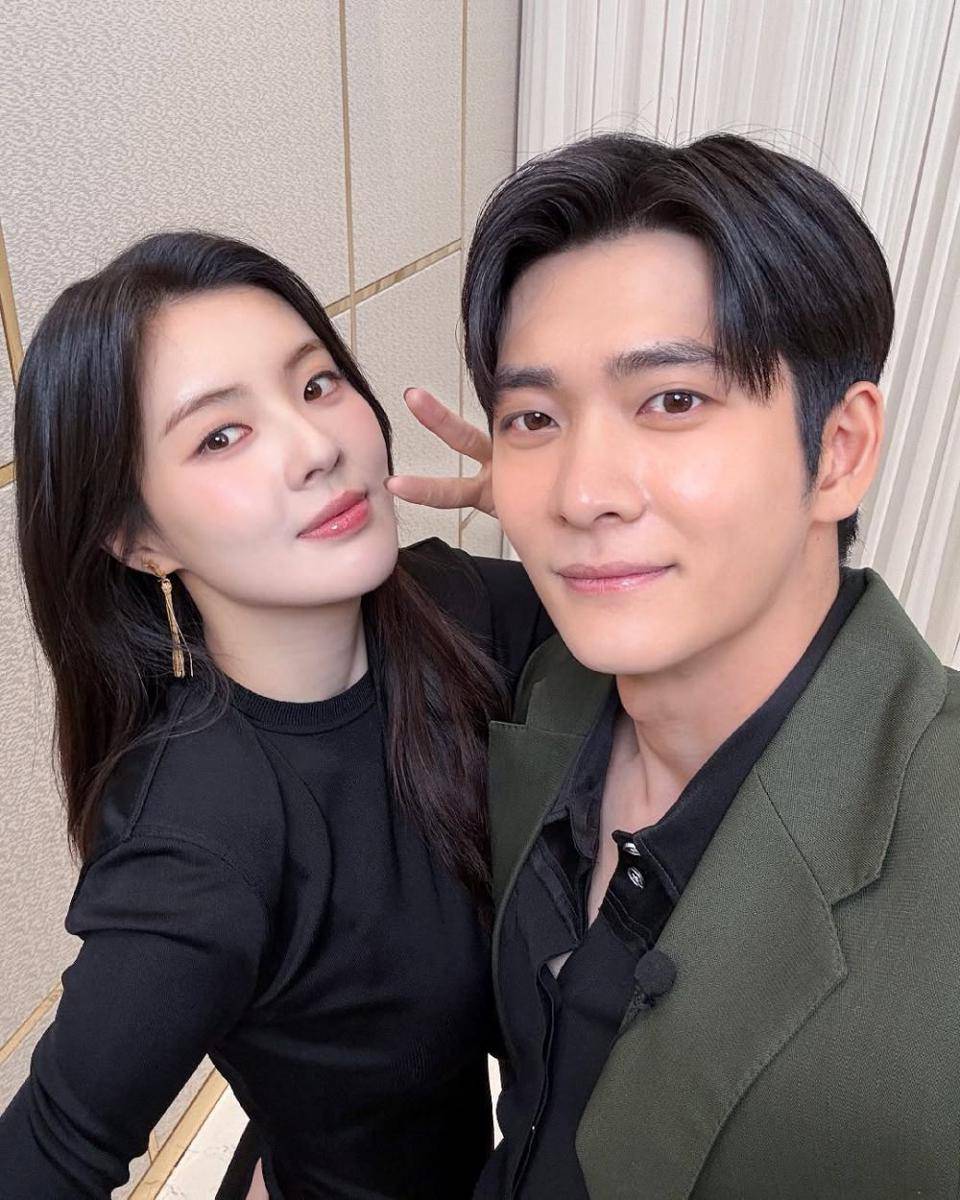 momen akrab Lee Sun Bin dan Kang Tae Oh (instagram.com/sunbin_eyesmag)