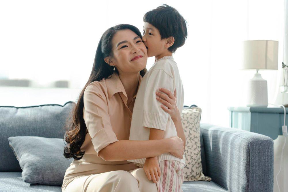 ilustrasi ibu dan anak (freepik.com/our-team)