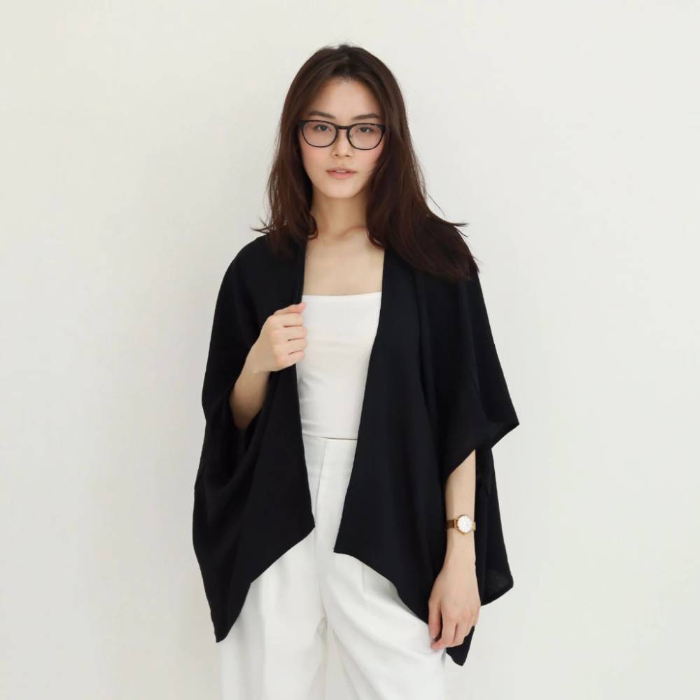 Outer hitam (shopee.co.id/MSMO Official Shop)
