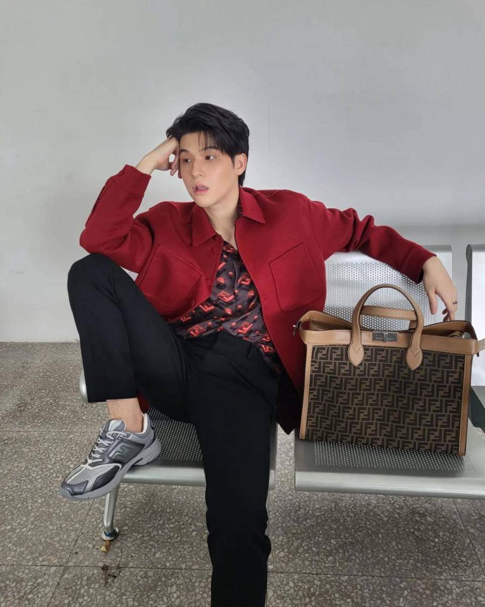 outfit kemeja vintage ala Sky Wongravee (Instagram.com/skywongravee)