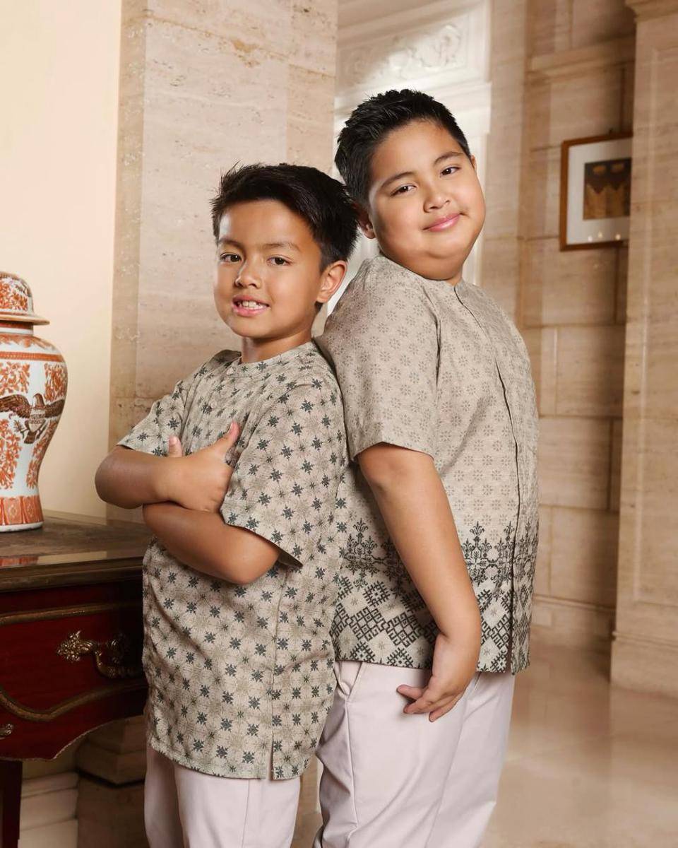 potret momen photoshoot edisi Lebaran 2025 keluarga Nia Ramadhani dan Ardi Bakrie (instagram.com/geulis.id)