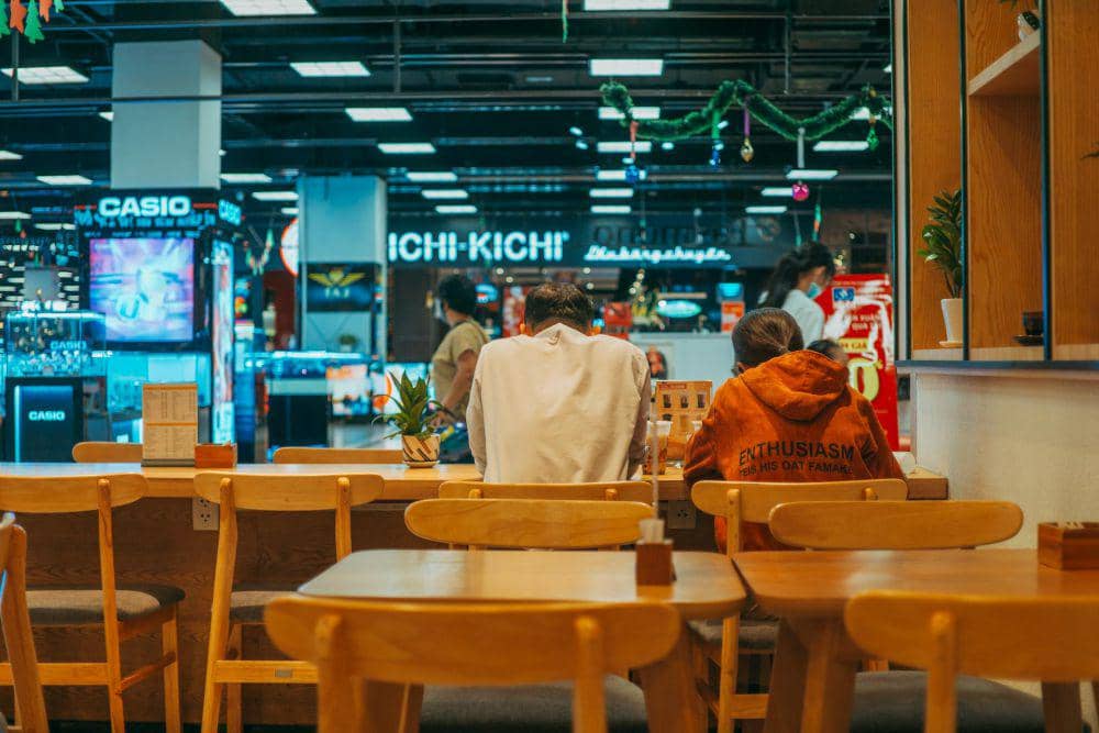 ilustrasi food court di mal (pexels.com/Fox)