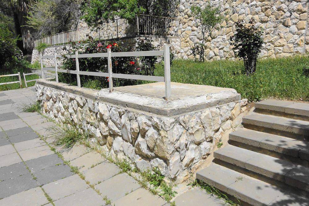 The Talpiot Tomb (commons.wikimedia.org/Mujaddara)