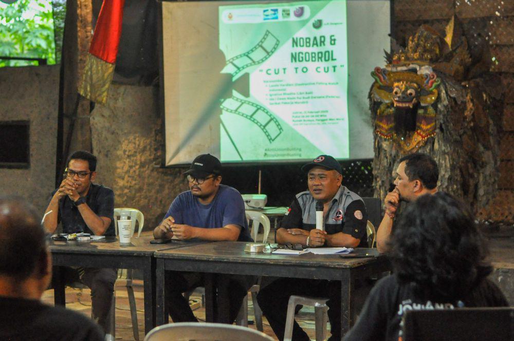 Riuhnya "Cut to Cut" Pekerja Media