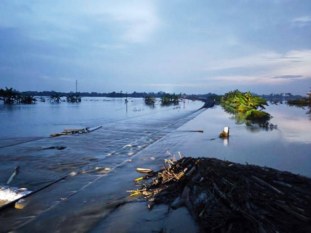 Banjir di Grobogan yang merendam lintasan rel. (Dok. KAI Daop 4 Semarang)