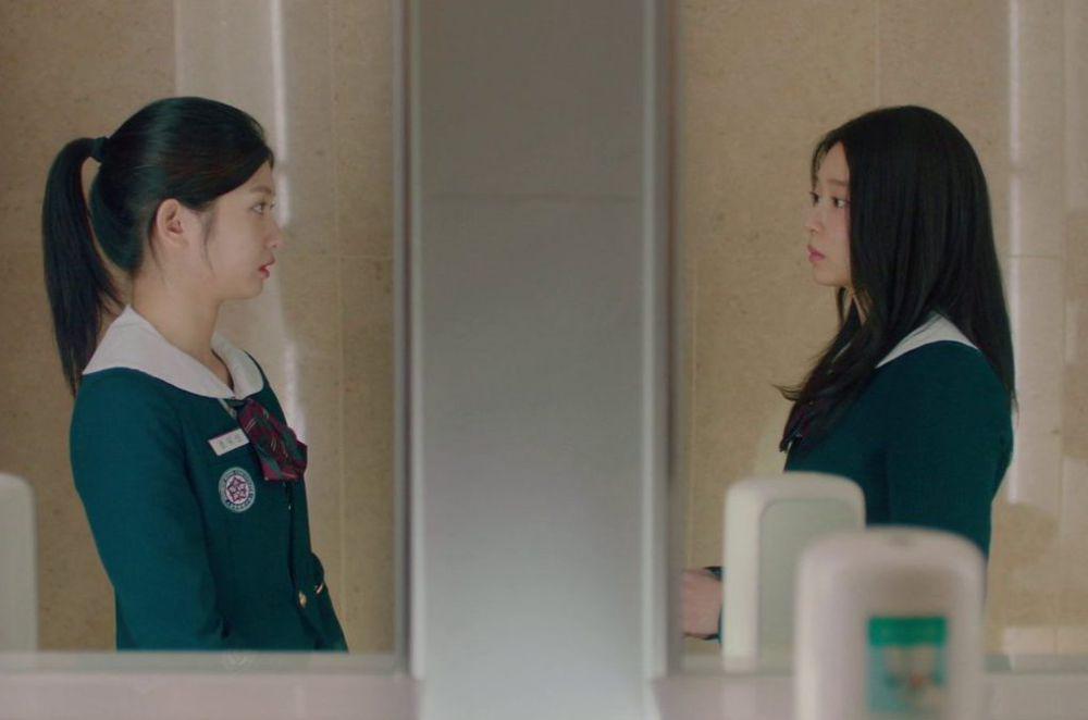 Lee Ye Na (Kim Min Ju ) dan Ahn Yu Jeong (Park Se Hyun) di drama Undercover High School (dok. MBC/Undercover High School)