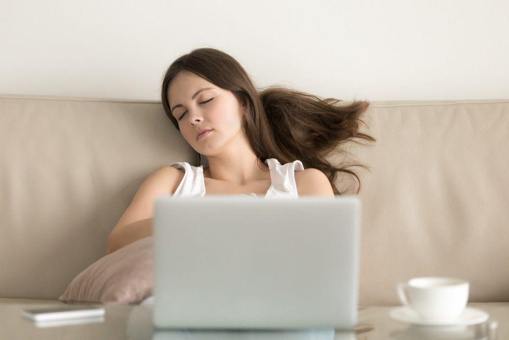 5 Manfaat Power Nap Selama WFH di Bulan Ramadan, Segar dan Produktif!