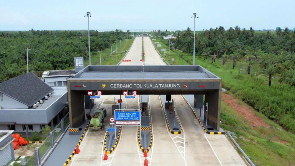 Gerbang Tol (GT) Kuala Tanjung di Jalan Tol Trans Sumatera (JTTS). (dok. PT Hutama Marga Waskita)