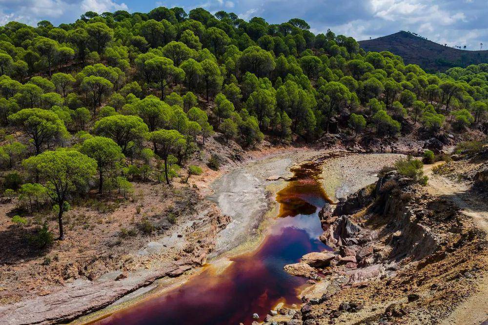 Sungai Rio Tinto, Spanyol (atlasobscura.com)