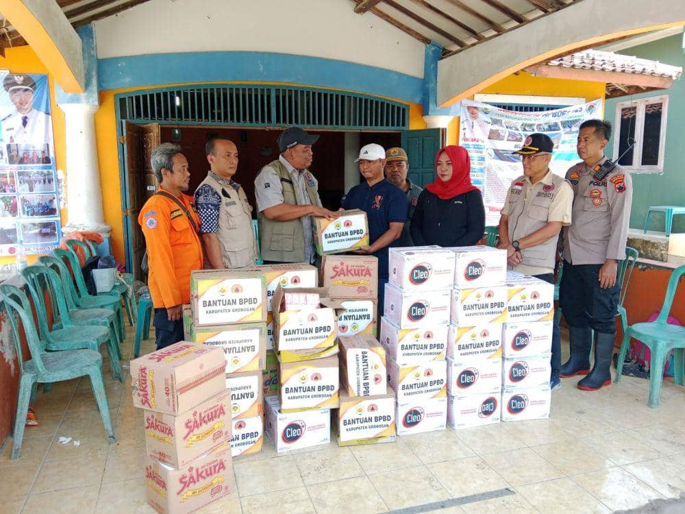 Personel BPBD persiapkan sarana prasarana membantu warga yang terdampak banjir di Kabupaten Grobogan, Jawa Tengah. (Dok Pemprov Jateng)