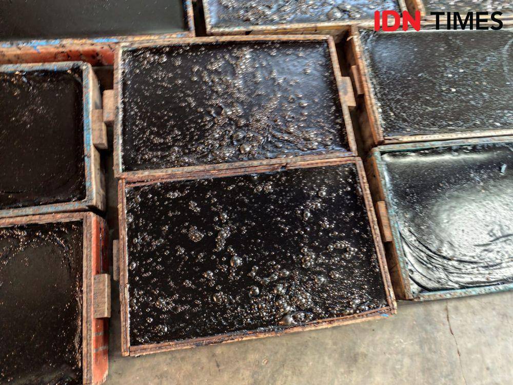 Cincau hitam yang diproduksi di Way Halim, Bandar Lampung. (IDN Times/Muhaimin)