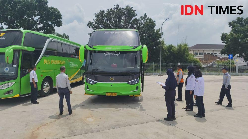Terminal Rajabasa Dipadati Pemudik Saat Subuh? Cek Faktanya