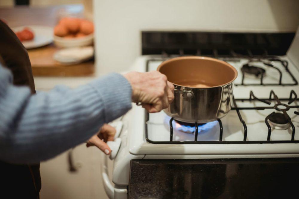 Tanpa Microwave! 6 Cara Menghangatkan Makanan Pakai Peralatan Seadanya