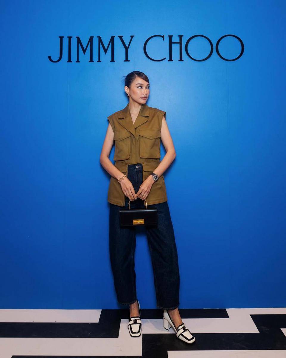 potret ide OOTD smart casual look yang elegan dan bold ala Scha Alyahya (instagram.com/schaalyahya)