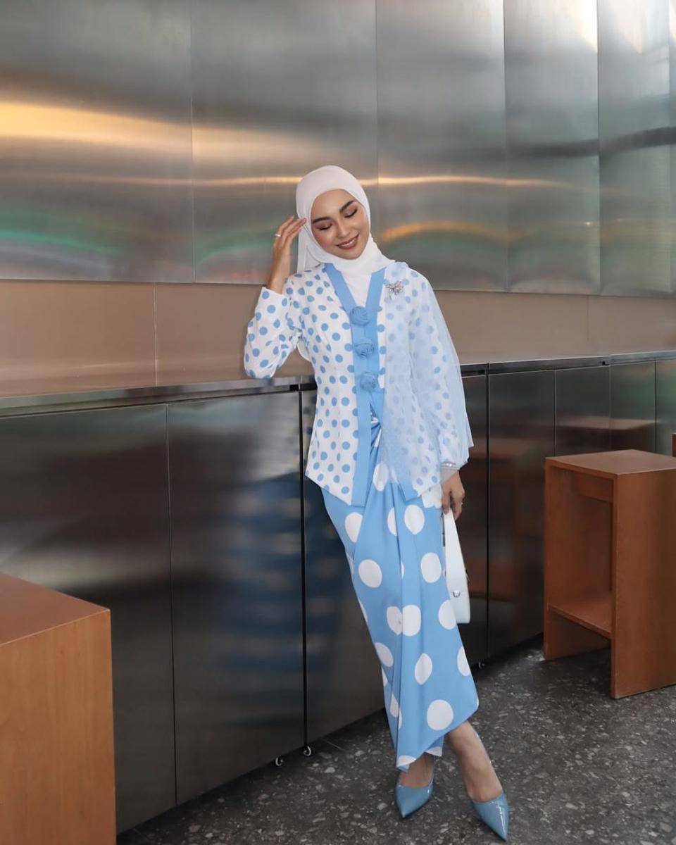potret inspirasi baju kurung klasik hingga modern buat Lebaran ala Sharifah Rose (instagram.com/sharifahrose_)