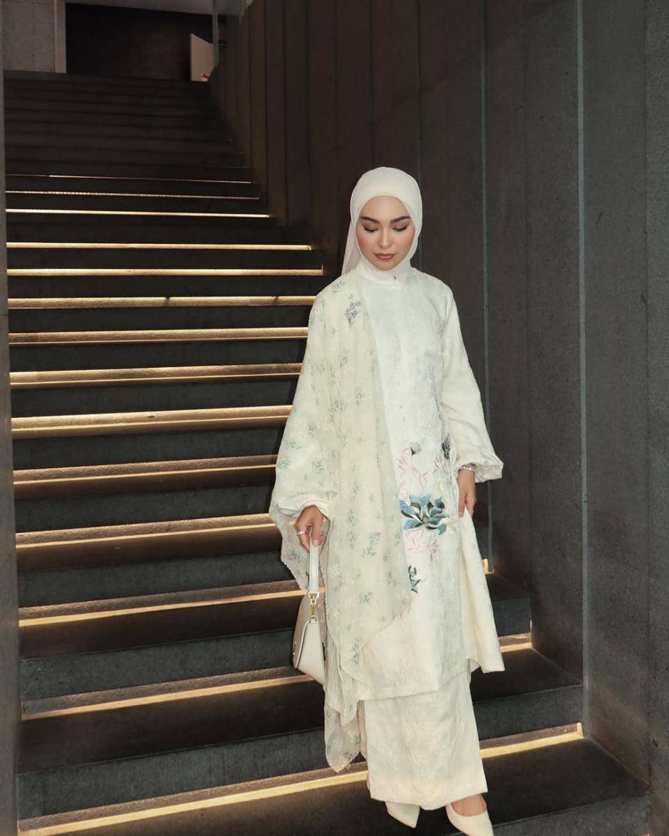 potret inspirasi baju kurung klasik hingga modern buat Lebaran ala Sharifah Rose (instagram.com/sharifahrose_)